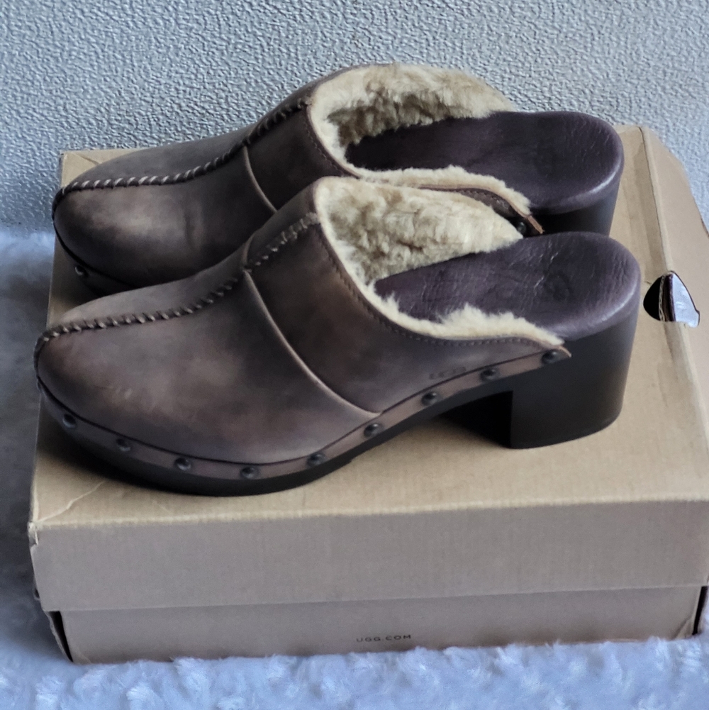 Ugg Kassi Shearling Lined Clog Size 7